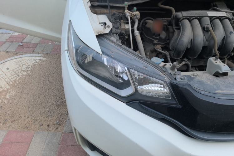 Used Honda Fit 2014 1.5L LX CVT Comfort Model Right Front Headlight