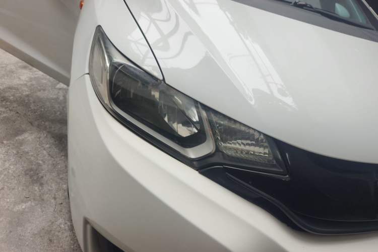 Used Honda Fit 2014 1.5L LX CVT Comfort Model Right Front Headlight