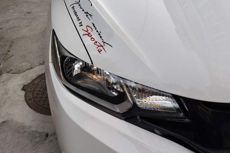 Used Honda Fit 2014 1.5L LX CVT Comfort Model Right Front Headlight