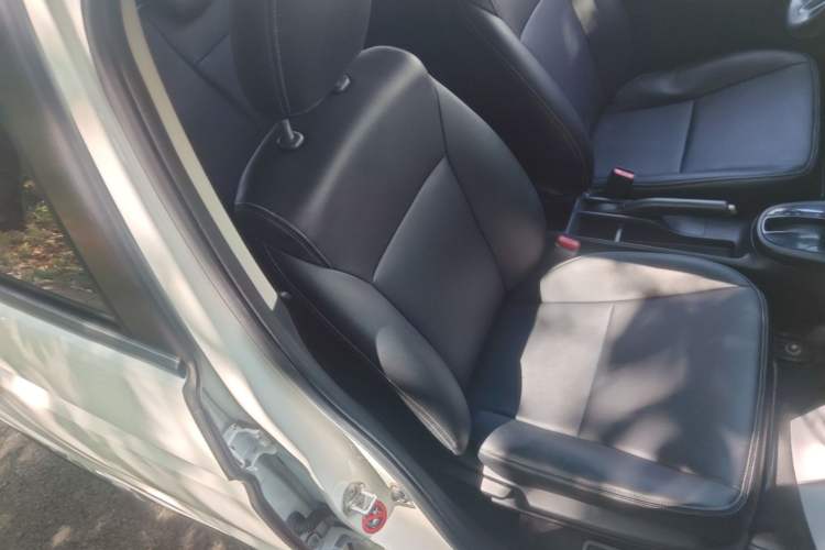 Used Honda Fit 2014 1.5L LX CVT Comfort Model Right Front Seat