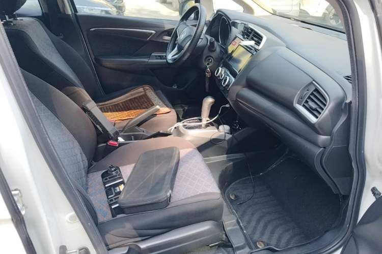 Used Honda Fit 2014 1.5L SE CVT Fashion Model Right Front Seat