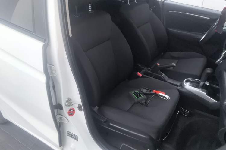 Used Honda Fit 2014 1.5L SE CVT Fashion Model Right Front Seat
