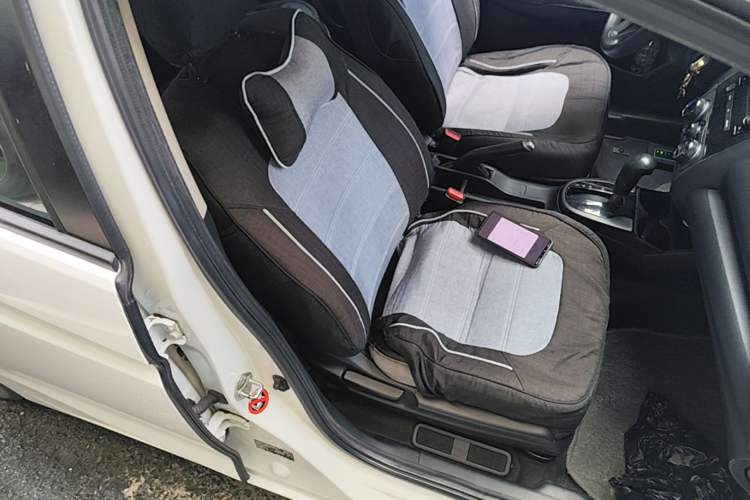 Used Honda Fit 2014 1.5L LX CVT Comfort Model Right Front Seat