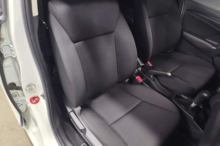 Used Honda Fit 2014 1.5L LX CVT Comfort Model Right Front Seat