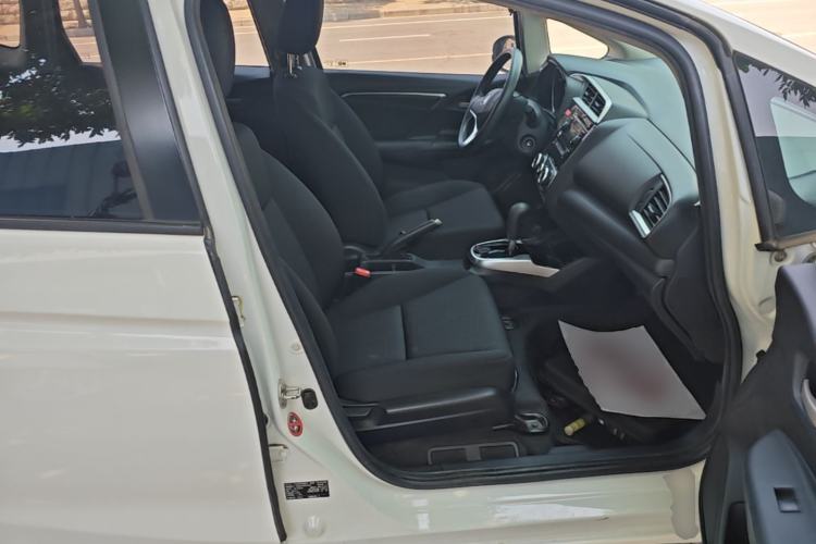 Used Honda Fit 2014 1.5L SE CVT Fashion Model Right Front Seat