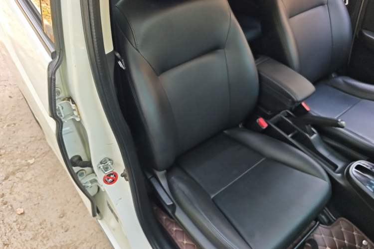 Used Honda Fit 2014 1.5L LX CVT Comfort Model Right Front Seat