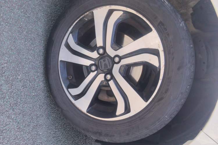Used Honda Fit 2014 1.5L LX Manual Comfort Model Right Front Wheel Hub