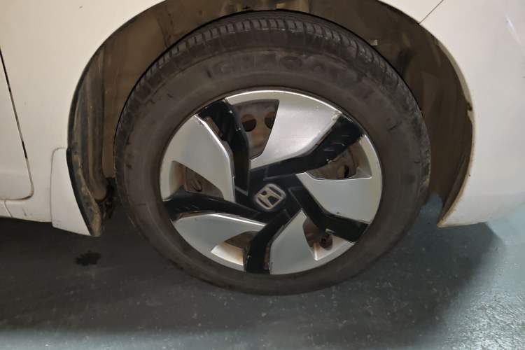 Used Honda Fit 2014 1.5L LX CVT Comfort Model Right Front Wheel Hub
