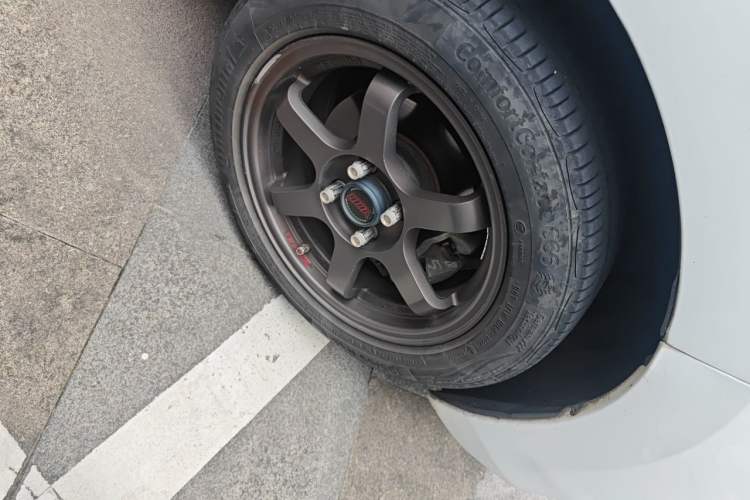Used Honda Fit 2014 1.5L EX CVT Elite Model Right Front Wheel Hub