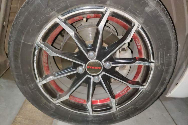 Used Honda Fit 2014 1.5L SE CVT Fashion Model Right Front Wheel Hub