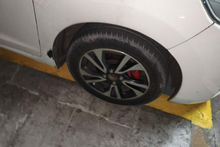 Used Honda Fit 2014 1.5L LX CVT Comfort Model Right Front Wheel Hub