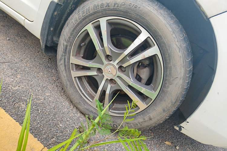 Used Honda Fit 2014 1.5L LX CVT Comfort Model Right Front Wheel Hub