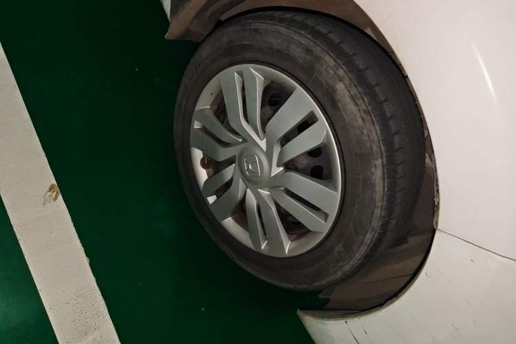 Used Honda Fit 2014 1.5L LX CVT Comfort Model Right Front Wheel Hub