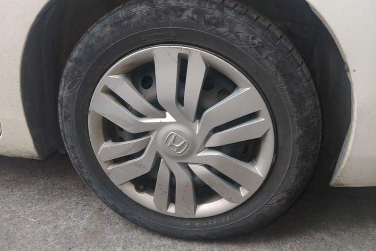 Used Honda Fit 2014 1.5L LX CVT Comfort Model Right Front Wheel Hub