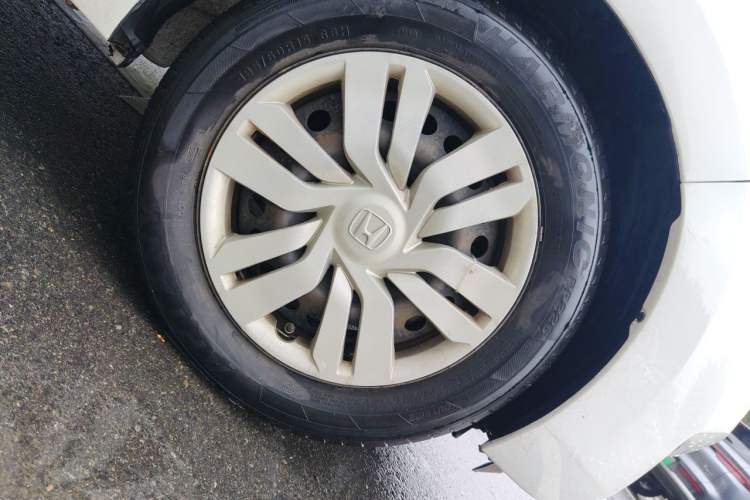Used Honda Fit 2014 1.5L LX CVT Comfort Model Right Front Wheel Hub