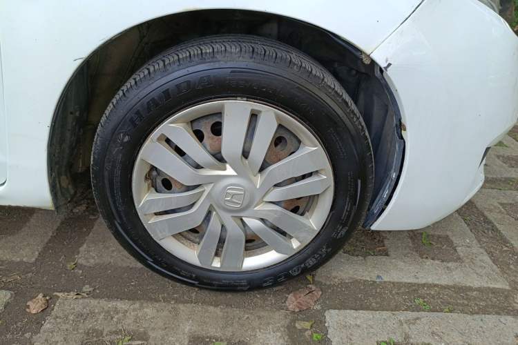 Used Honda Fit 2014 1.5L LX CVT Comfort Model Right Front Wheel Hub