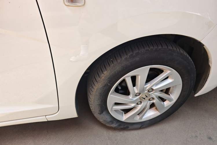 Used Honda Fit 2014 1.5L LX Manual Comfort Model Right Front Wheel Hub