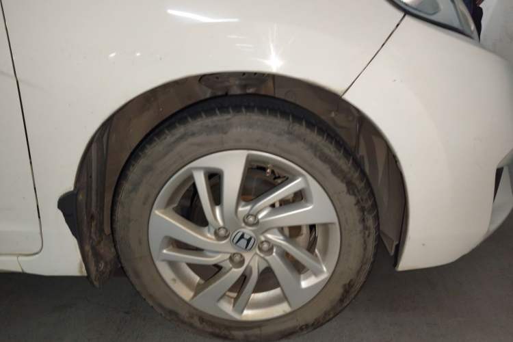 Used Honda Fit 2014 1.5L SE CVT Fashion Model Right Front Wheel Hub