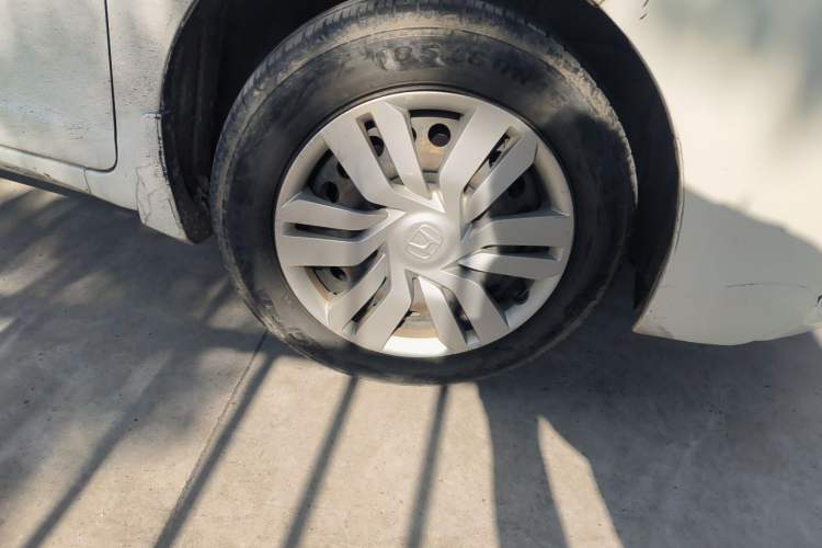Used Honda Fit 2014 1.5L LX CVT Comfort Model Right Front Wheel Hub