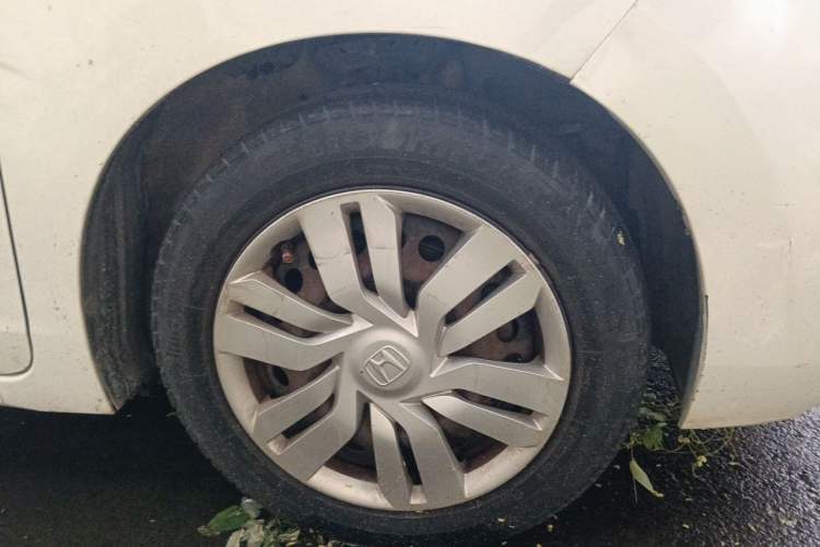 Used Honda Fit 2014 1.5L LX CVT Comfort Model Right Front Wheel Hub