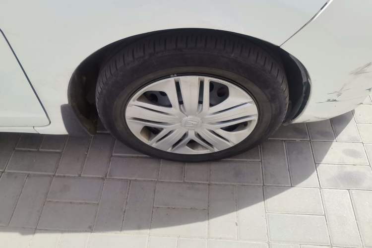 Used Honda Fit 2014 1.5L LX CVT Comfort Model Right Front Wheel Hub