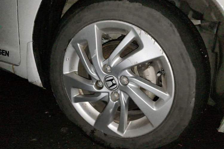 Used Honda Fit 2014 1.5L SE CVT Fashion Model Right Front Wheel Hub