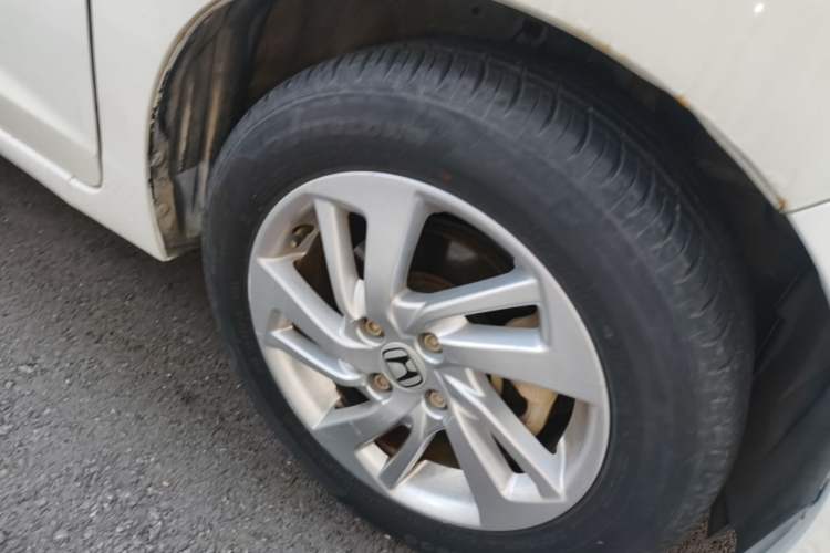 Used Honda Fit 2014 1.5L LX CVT Comfort Model Right Front Wheel Hub