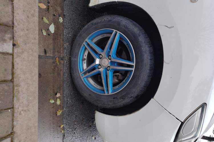 Used Honda Fit 2014 1.5L LX CVT Comfort Model Right Front Wheel Hub