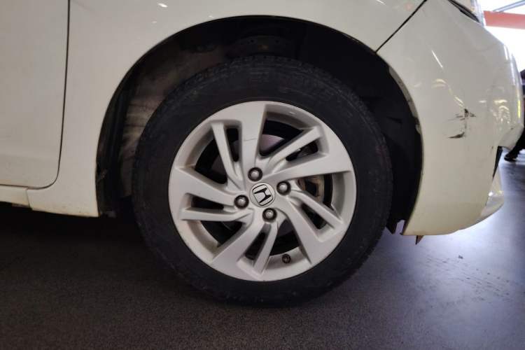 Used Honda Fit 2014 1.5L EX CVT Elite Model Right Front Wheel Hub