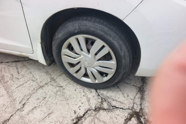 Used Honda Fit 2014 1.5L LX CVT Comfort Model Right Front Wheel Hub