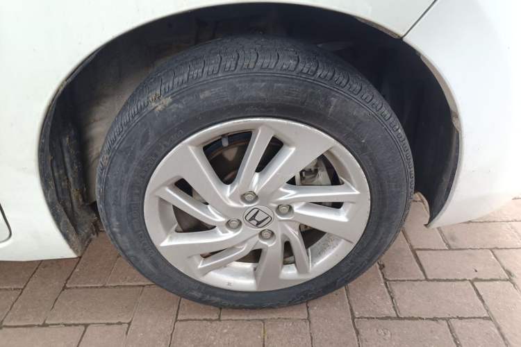 Used Honda Fit 2014 1.5L SE CVT Fashion Model Right Front Wheel Hub
