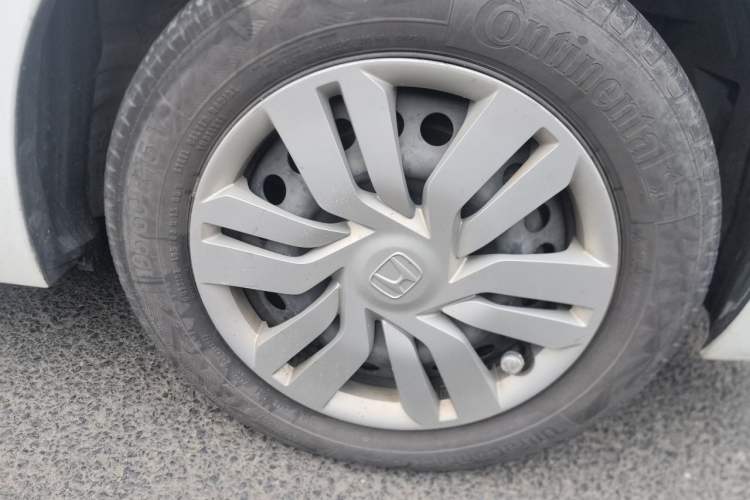 Used Honda Fit 2014 1.5L LX CVT Comfort Model Right Front Wheel Hub