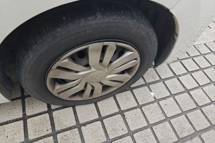 Used Honda Fit 2014 1.5L LX CVT Comfort Model Right Front Wheel Hub