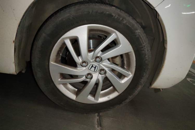 Used Honda Fit 2014 1.5L LX CVT Comfort Model Right Front Wheel Hub
