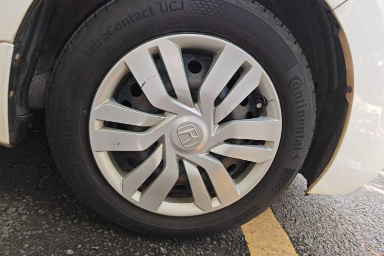 Used Honda Fit 2014 1.5L LX CVT Comfort Model Right Front Wheel Hub