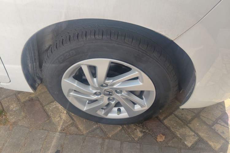 Used Honda Fit 2014 1.5L LX Manual Comfort Model Right Front Wheel Hub