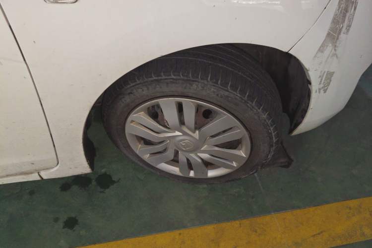 Used Honda Fit 2014 1.5L LX CVT Comfort Model Right Front Wheel Hub