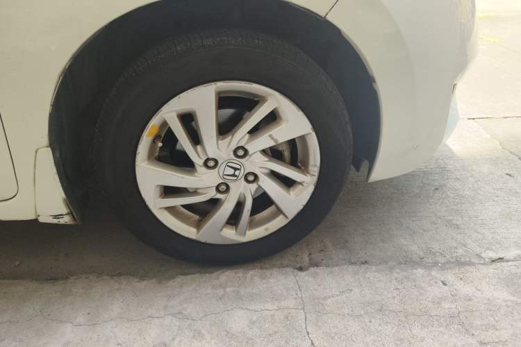 Used Honda Fit 2014 1.5L SE CVT Fashion Model Right Front Wheel Hub