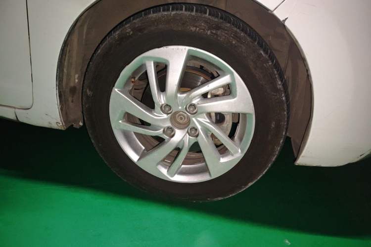 Used Honda Fit 2014 1.5L SE CVT Fashion Model Right Front Wheel Hub