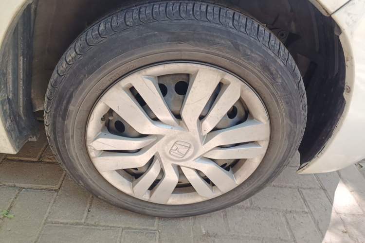 Used Honda Fit 2014 1.5L LX CVT Comfort Model Right Front Wheel Hub