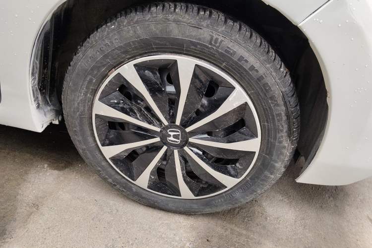Used Honda Fit 2014 1.5L SE CVT Fashion Model Right Front Wheel Hub
