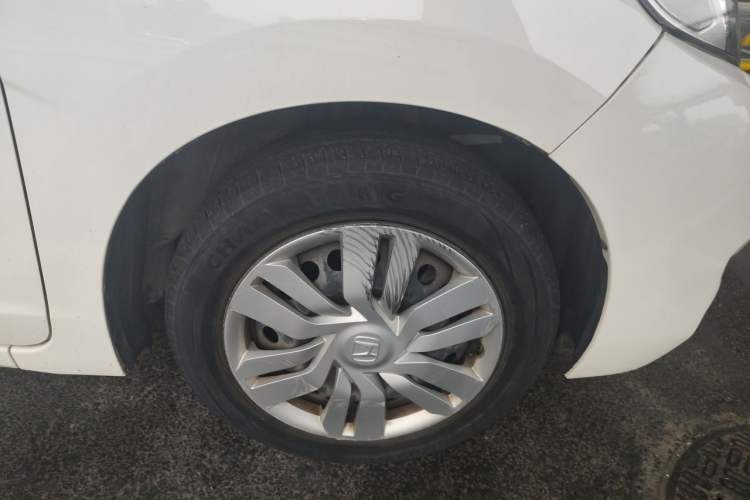 Used Honda Fit 2014 1.5L LX CVT Comfort Model Right Front Wheel Hub