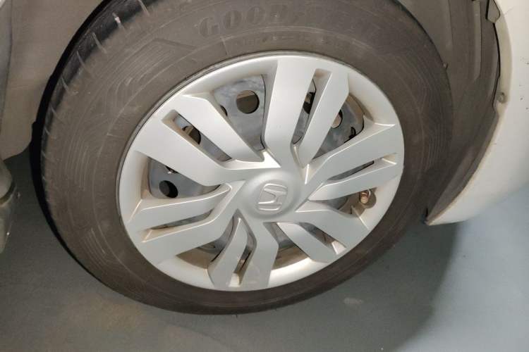 Used Honda Fit 2014 1.5L LX CVT Comfort Model Right Front Wheel Hub