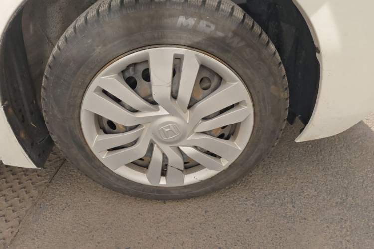 Used Honda Fit 2014 1.5L LX CVT Comfort Model Right Front Wheel Hub