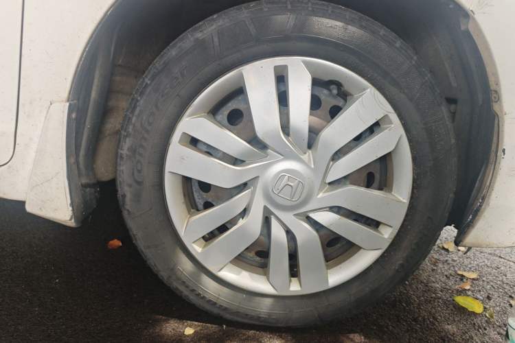 Used Honda Fit 2014 1.5L LX CVT Comfort Model Right Front Wheel Hub