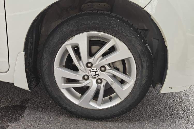 Used Honda Fit 2014 1.5L SE CVT Fashion Model Right Front Wheel Hub