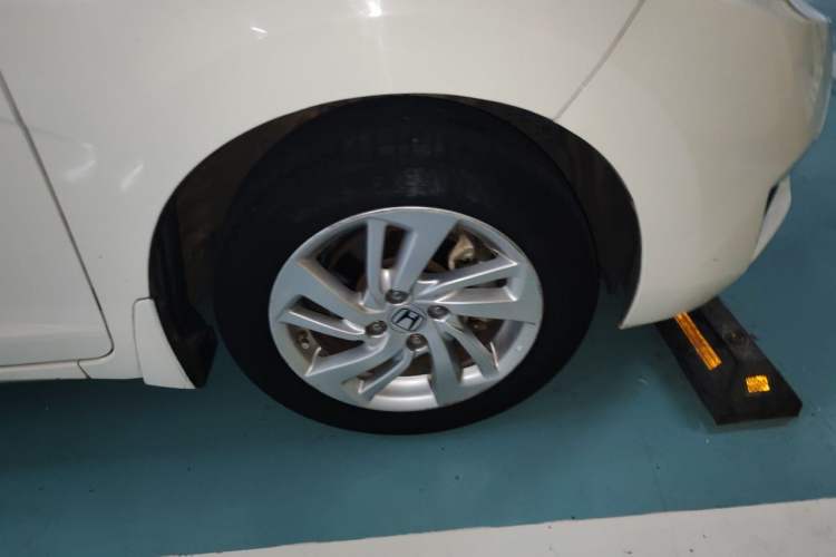 Used Honda Fit 2014 1.5L SE CVT Fashion Model Right Front Wheel Hub