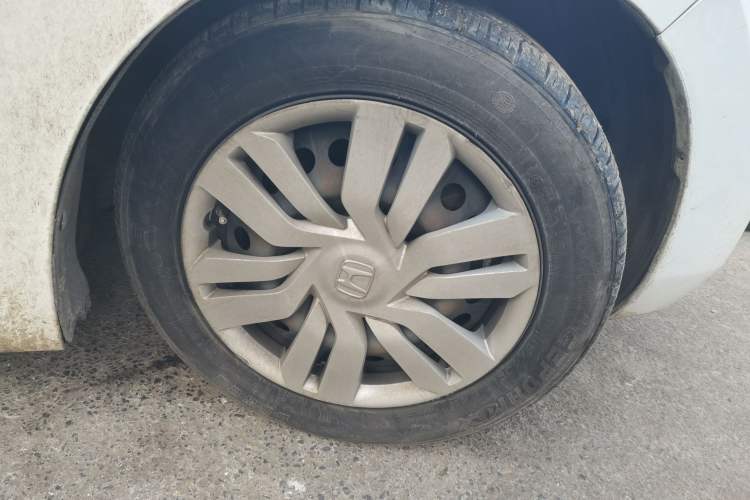 Used Honda Fit 2014 1.5L LX CVT Comfort Model Right Front Wheel Hub