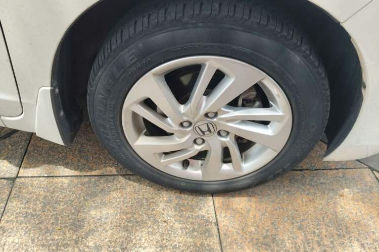 Used Honda Fit 2014 1.5L SE CVT Fashion Model Right Front Wheel Hub