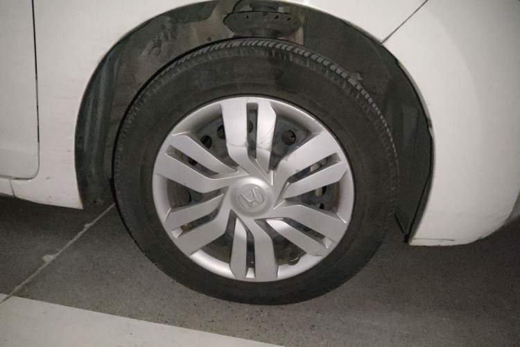 Used Honda Fit 2014 1.5L LX CVT Comfort Model Right Front Wheel Hub